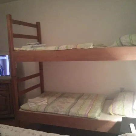 Ema Apartment *