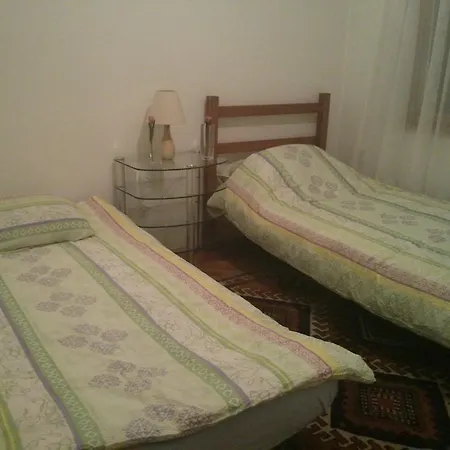 Ema Apartment *